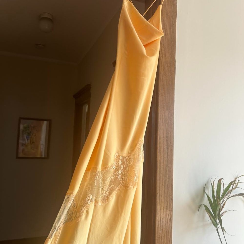 NEW Meshki Satin Yellow Dress Size XS - Picture 8 of 9